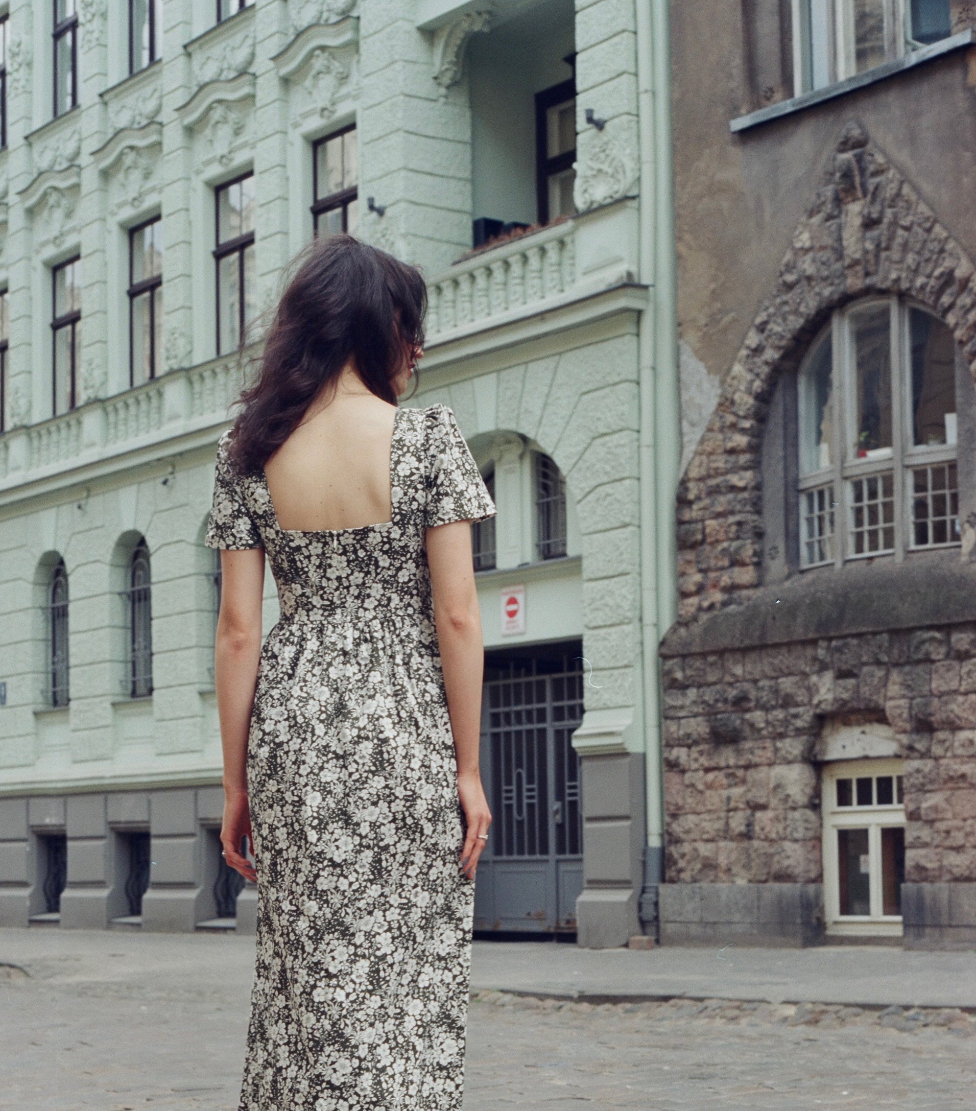 Poppy Maxi Dress with a Sweetheart Neckline and Sculpted Bodice / Fore - Onirik Poppy Maxi Dress with a Sweetheart Neckline and Sculpted Bodice / Fore - Onirik