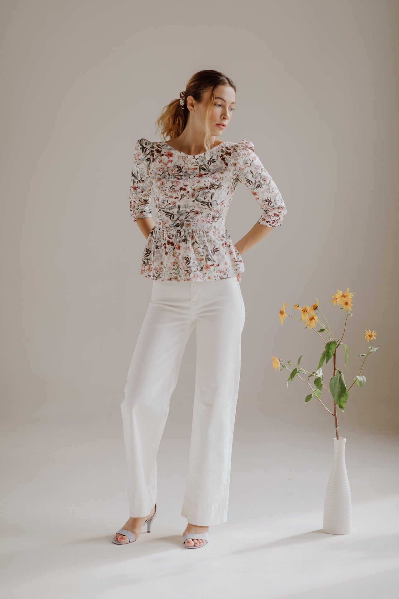 Hannah Bateau Neck Top with Corset Seam Details / Milky White Floral Cotton